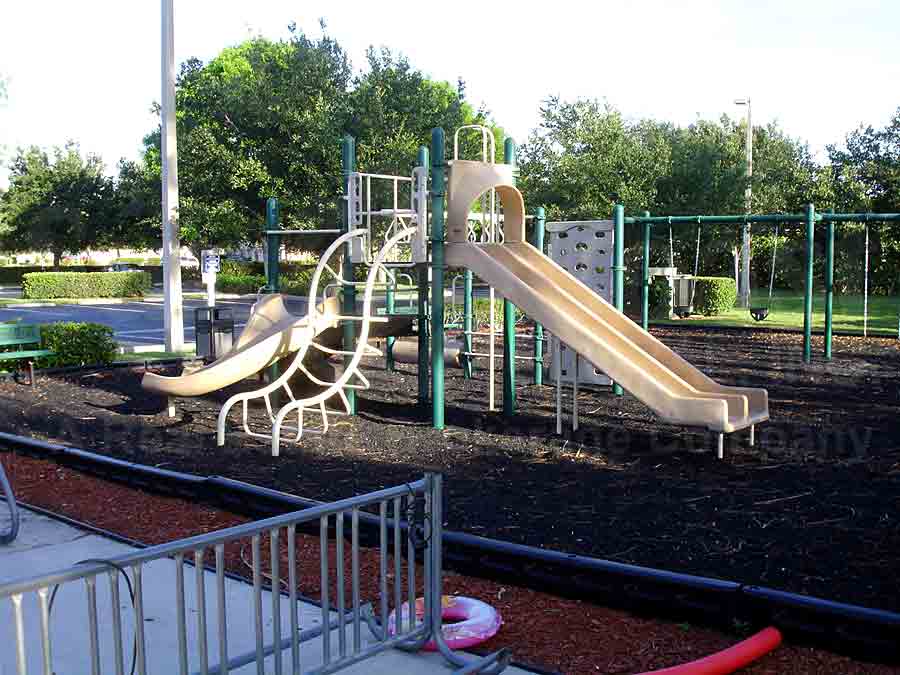 THE SHORES Play Area